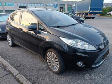 Fiesta 1.4 TDCi Titanium 5 porte OK NEOPATENTATI 