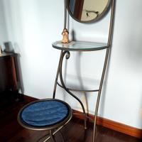 toeletta da trucco in ferro battuto con sgabello 