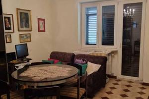 Villa di 300 m² con più di 5 locali e box auto a C