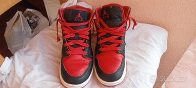 Jordan 1 mid bianche e rosse hotsell