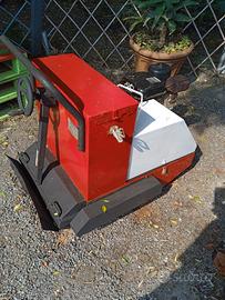 Macchina rifacimento campi tennis