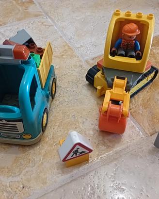 Lego duplo: camion e scavatrice cingolata