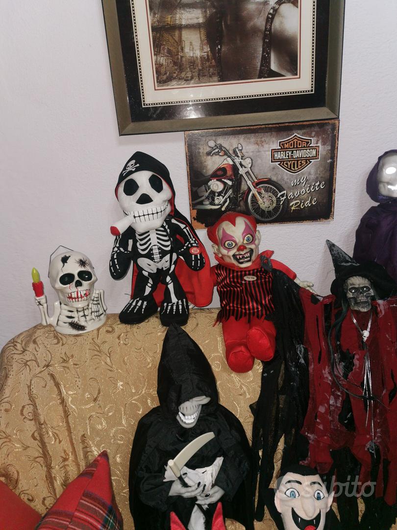 Collezione di vari oggetti horror - Collezionismo In vendita a Nuoro