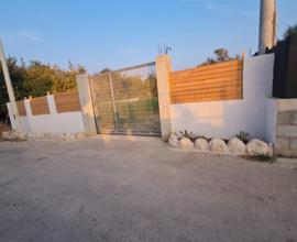 Locale recintato d mq 310