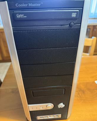 PC desktop completo con Windows 10