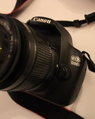 Canon EOS 1200D + Obiettivo 18-55 + Accessori