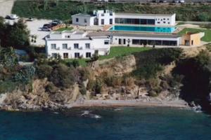 Resort sul mare in vendita