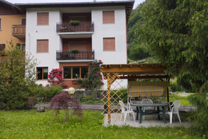 Casa Santolini, Secondo piano