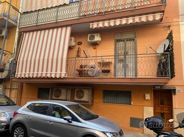 3 LOCALI A CAPACI