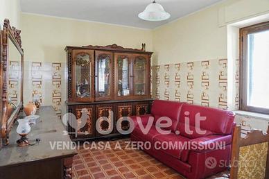 Appartamento di 141 m² con 5 locali a Stalettì