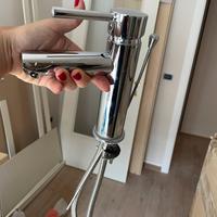 Rubinetti lavandino e bidet e set vasca-doccia