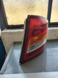 fanale posteriore dx Opel zafira