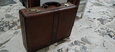 Ventiquattro ore in vera pelle