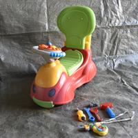 Macchinina a spinta con attrezzi