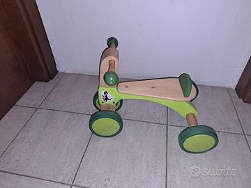 triciclo in legno