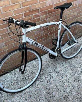 Bici ibrida 28” Shimano – leggera città trekking