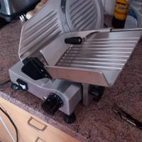 Affettatrice con lama 195 mm