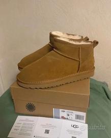 Stivali Ugg Classic mini taglia 40