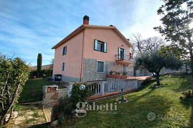 Villa su due livelli