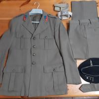 Basco e divisa militare