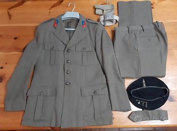 Basco e divisa militare