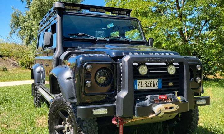 Land Rover Defender 110 SW Defender 110 2.4 td SE