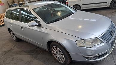 VW PASSAT 2009 SOLO PER RICAMBI