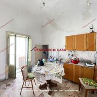 Casa, Santo Stefano di Camastra.