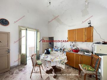 Casa, Santo Stefano di Camastra.