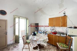 Casa, Santo Stefano di Camastra.