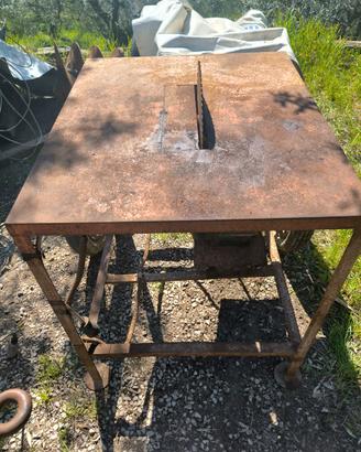 Sega elettrica a banco