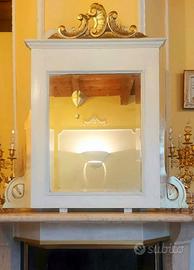 Specchio in legno bianco e oro 