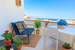 Colazione con vista infinita sul Mediterraneo