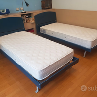 2 letti singoli, doghe in legno, materassi comfort