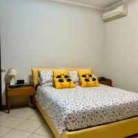 Camera matrimoniale completa in legno