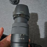 Obiettivo Sony sel 18-135 per mirrorless
