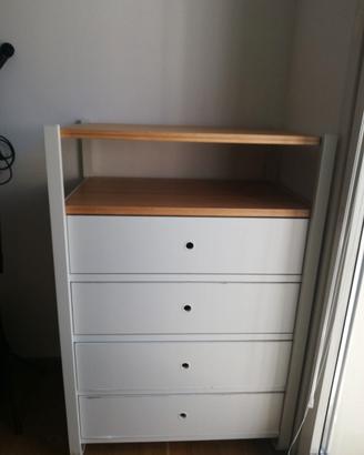 Cassettone Ikea colore bianco e bamboo