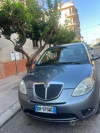 Lancia y