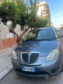 Lancia y