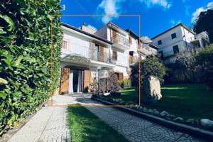 Casa indipendente di 181 m² con più di 5 locali e 