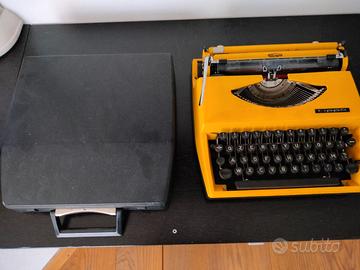 Macchina da scrivere vintage