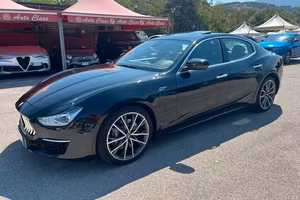 Maserati Ghibli 330 CV MHEV GT