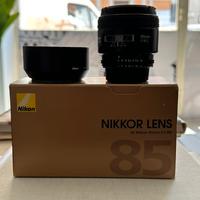 Nikon AF Nikkor 85mm f/1.8 D