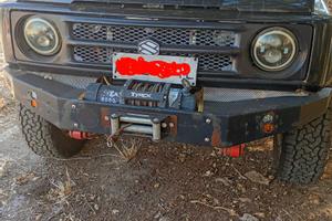 Paraurti anteriore e verricello Suzuki sj