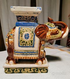 Elefante in terracotta smaltata, decorata a mano