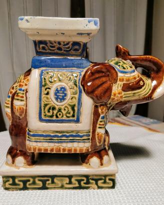 Elefante in terracotta smaltata, decorata a mano