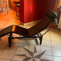 CHAISE LONGUE