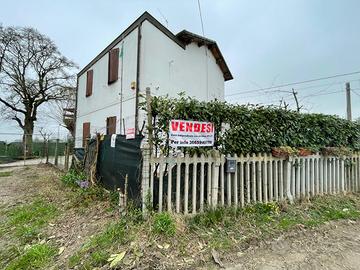 Casa indipendente con giardino