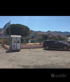 Attività di parcheggio-terreno