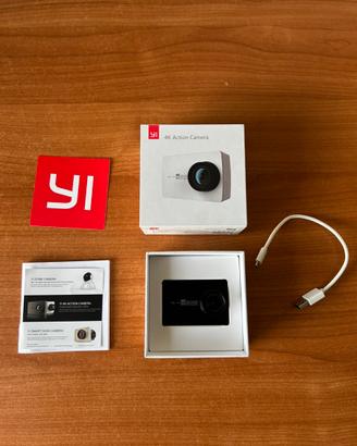 Action cam Xiaomi Yi 4K con accessori e microsd